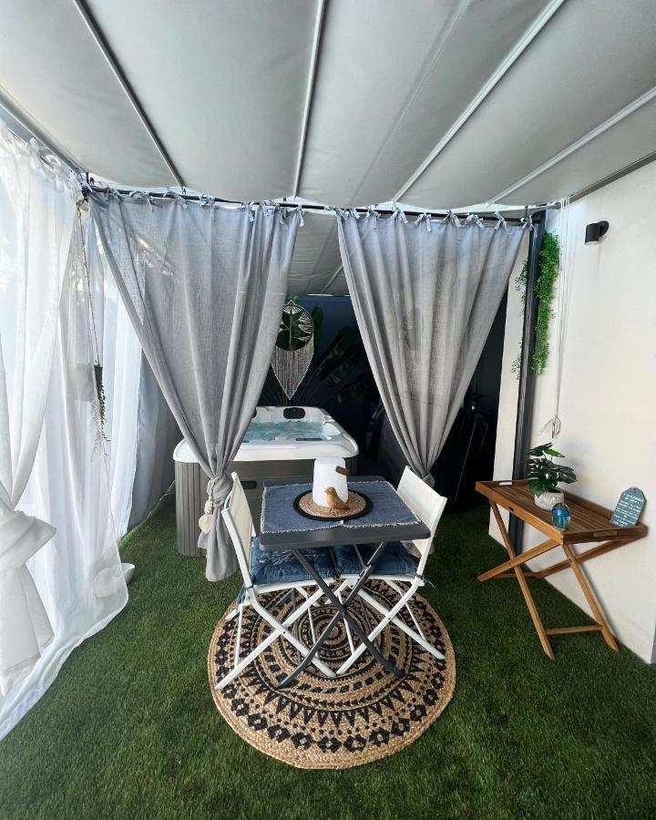 Suites By Aix Keys Avec Jacuzzi Privatif 5 Min Des Plages Fouras Saint-Laurent-de-la-Prée Exterior foto