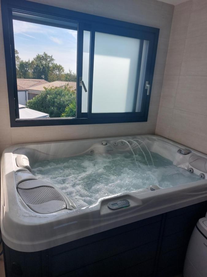 Suites By Aix Keys Avec Jacuzzi Privatif 5 Min Des Plages Fouras Saint-Laurent-de-la-Prée Exterior foto