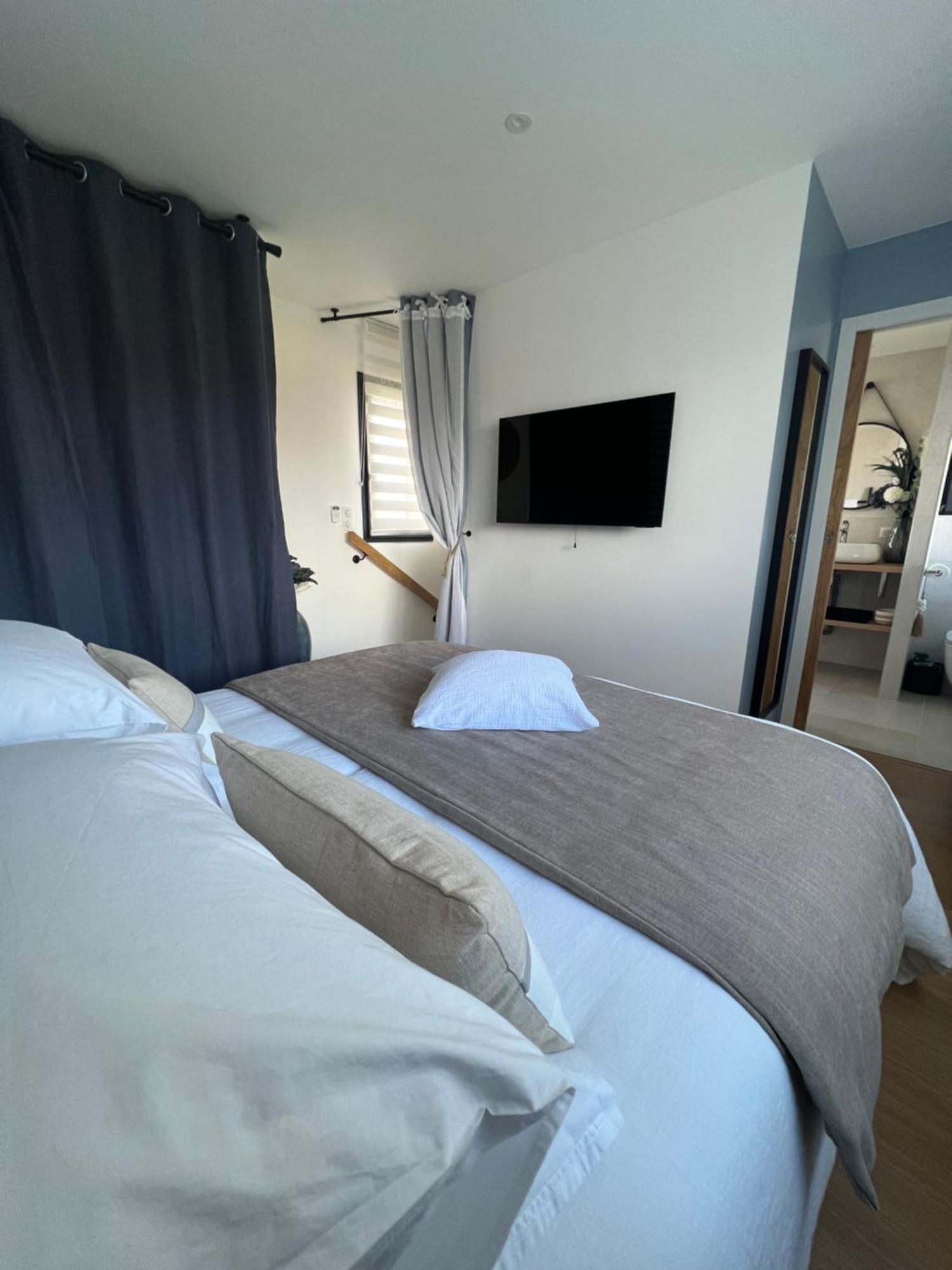 Suites By Aix Keys Avec Jacuzzi Privatif 5 Min Des Plages Fouras Saint-Laurent-de-la-Prée Exterior foto